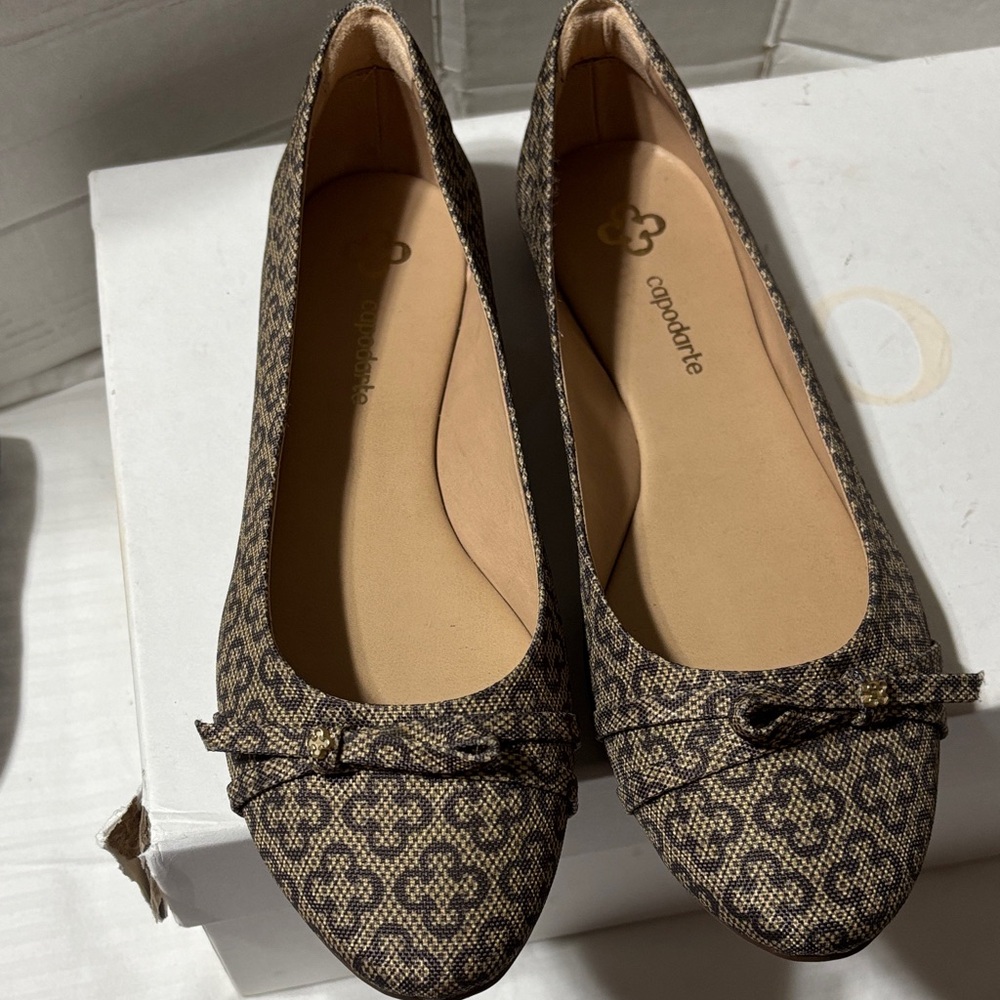 Capodarte pattern flats. Made in Brazil. NWT